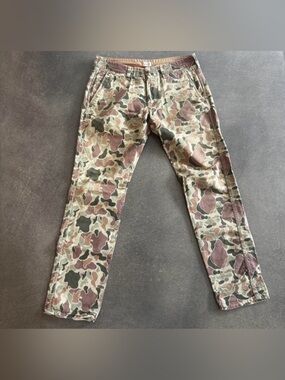 Men’s pre owned Edwin camouflage chino pants Size 32"